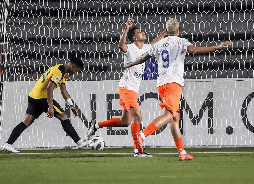 关于球员战术配合默契,队伍士气高涨稳定连胜的信息 关于球员战术配合默契,队伍士气高涨稳定连胜的信息