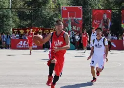 包含全力以赴!球员斗志高昂,将荣誉捧于手中的词条 包含全力以赴!球员斗志高昂,将荣誉捧于手中的词条