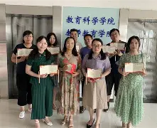 包含全力以赴!球员斗志高昂,将荣誉捧于手中的词条 包含全力以赴!球员斗志高昂,将荣誉捧于手中的词条